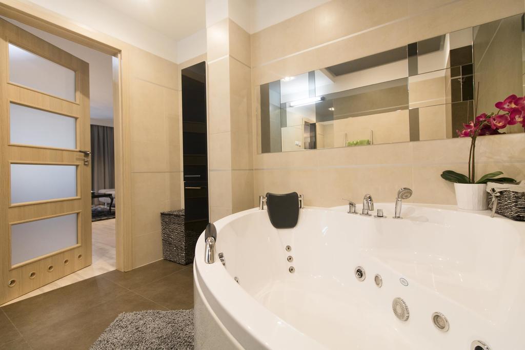 Kings City - Skawinska Apartment Krakow Dış mekan fotoğraf